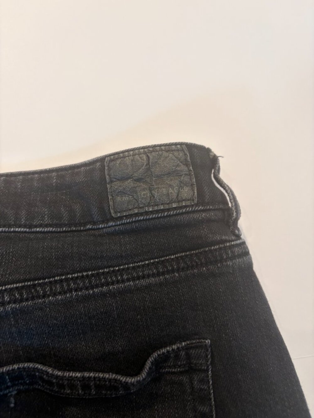 American Eagle Strigid Black Distressed Straight Jeans Women's 14 Short - Picture 4 of 6